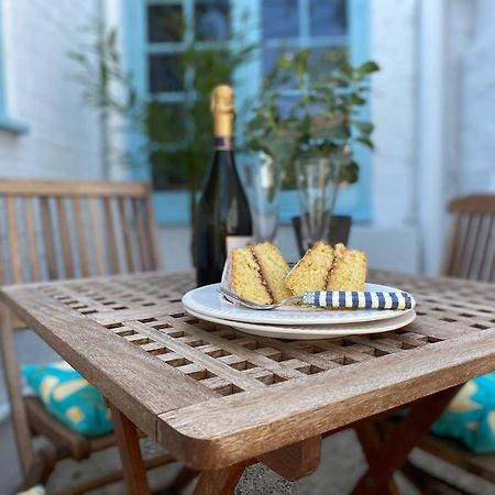 Bosun Cottage - Boutique Retreat On The Beach Deal Eksteriør bilde
