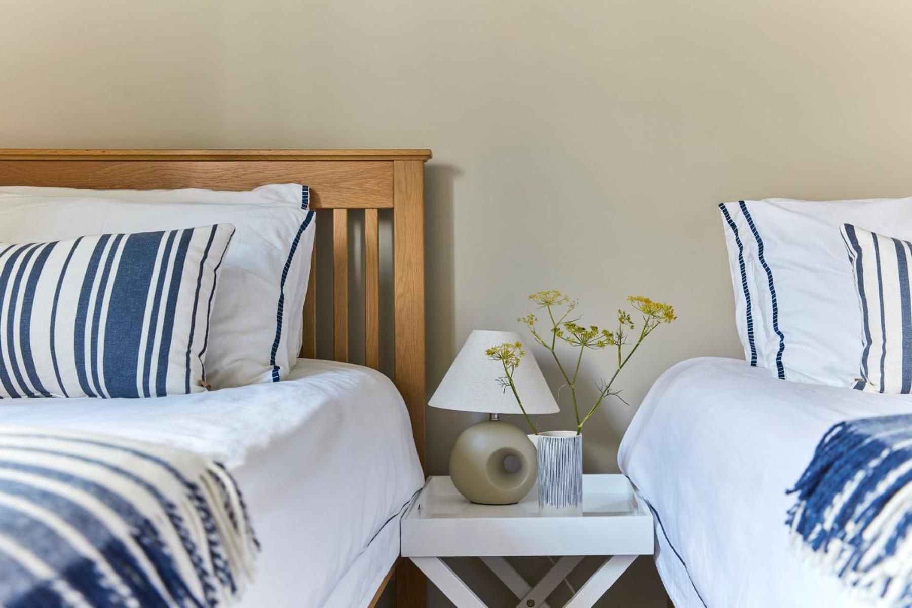Bosun Cottage - Boutique Retreat On The Beach Deal Eksteriør bilde